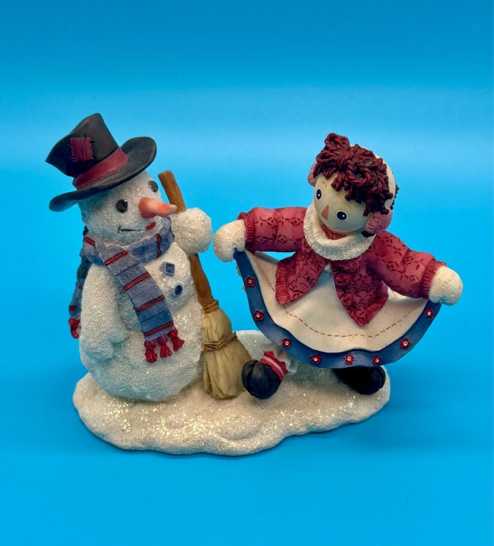 Enesco Raggedy Ann & Andy Snowman Figurine 709042 Friends Forever Winter